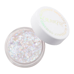 ColourPop Disco Lady brillo en clavícula para un acabado intenso y sin desorden.