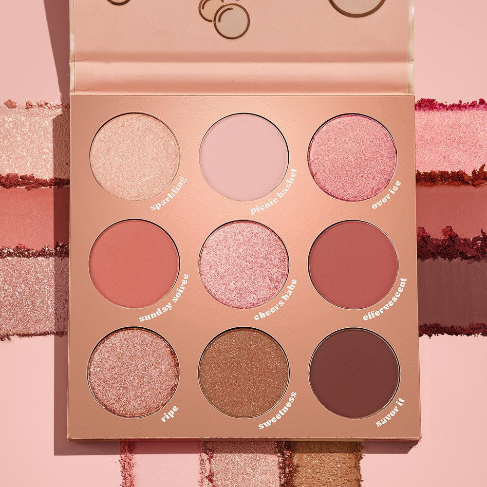 ColourPop By The Rosé Paleta de sombras con cremas mate suaves para acabado natural.