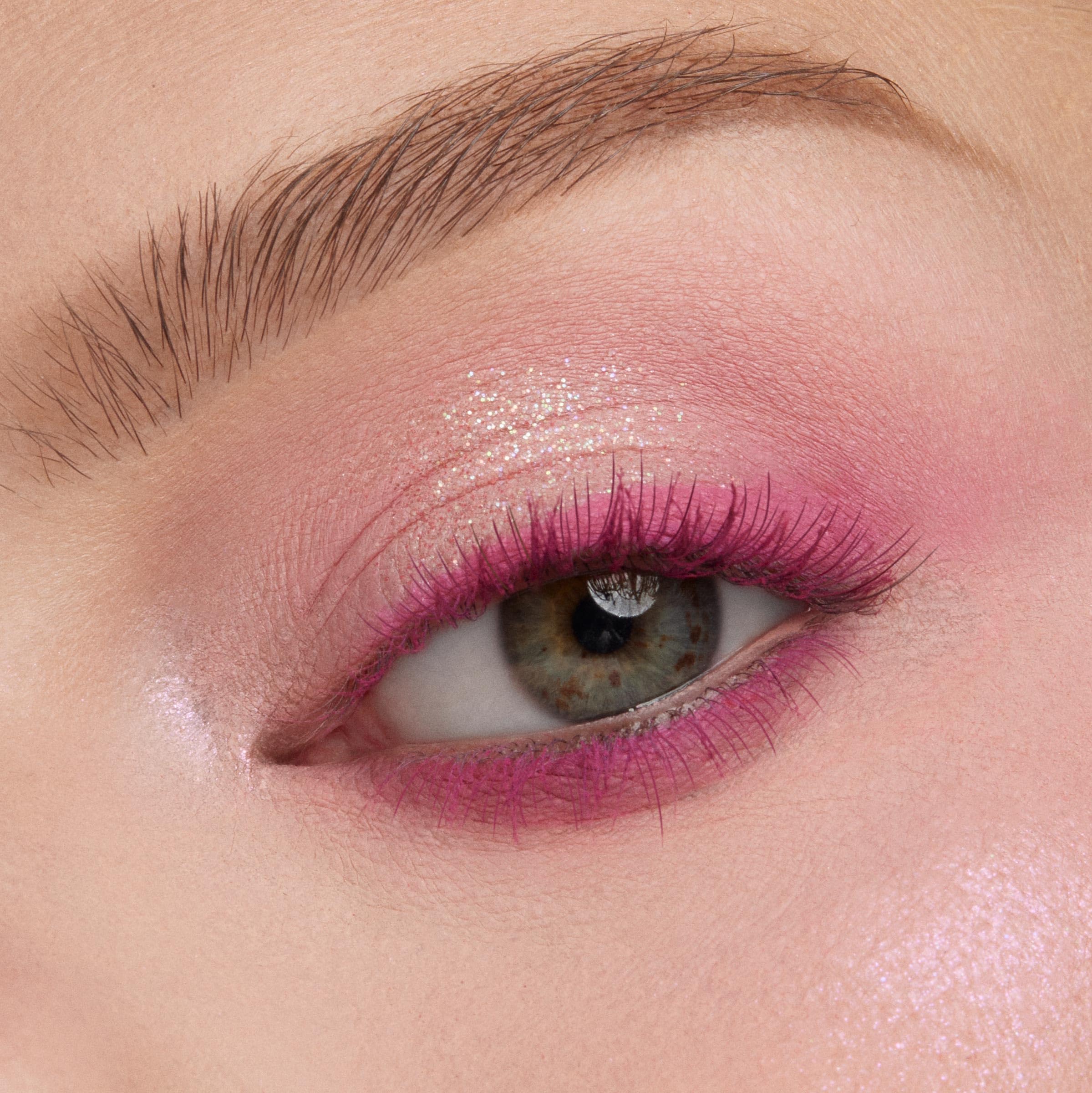 ColourPop Cloud Spun: sombras metálicas para brillo duradero.