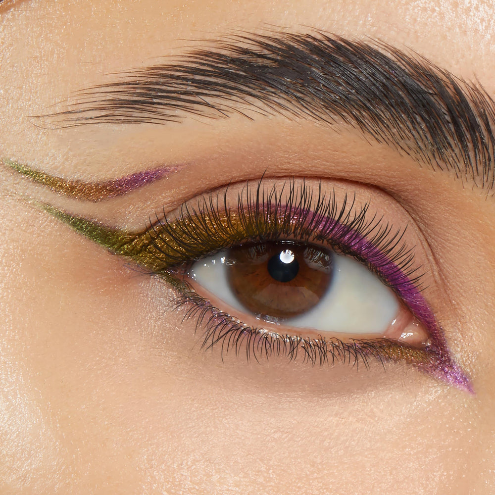 ColourPop Crème Gel Waterproof Chrome: pigmento intenso para colores vibrantes.