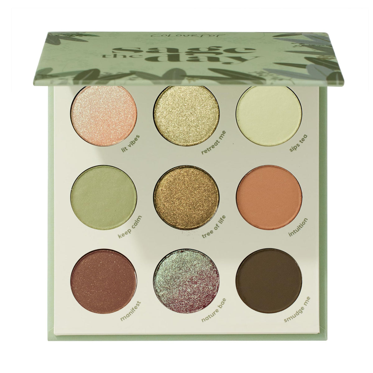 ColourPop Sage the Day primer plano de tonos salvia y oliva para estilos versátiles