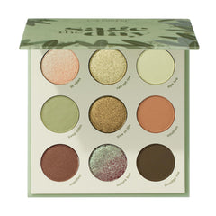 ColourPop Sage the Day primer plano de tonos salvia y oliva para estilos versátiles