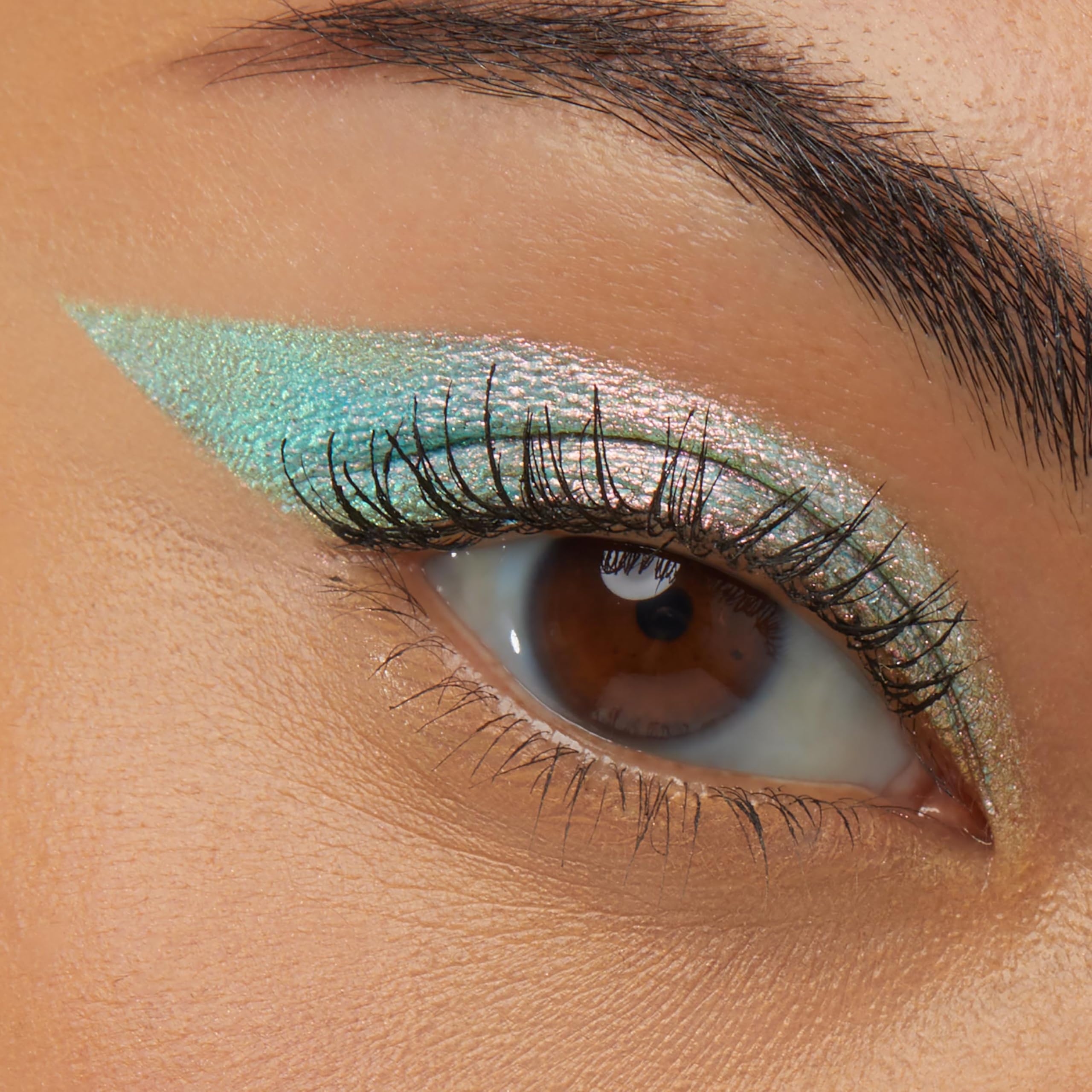 ColourPop Shadow Stix multichrome: base de sombras para difuminar fácilmente.