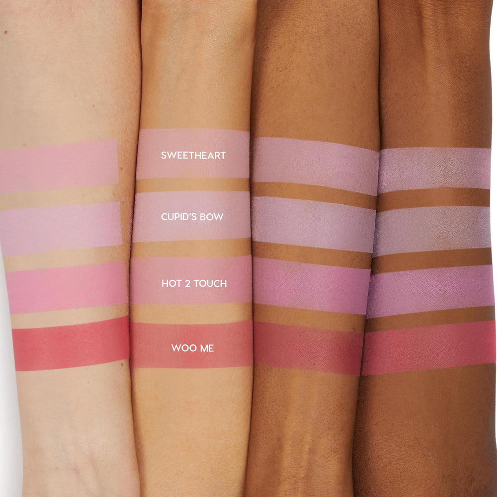 ColourPop Silky Powder Blush ofrece cobertura media que puedes construir según tu look.
