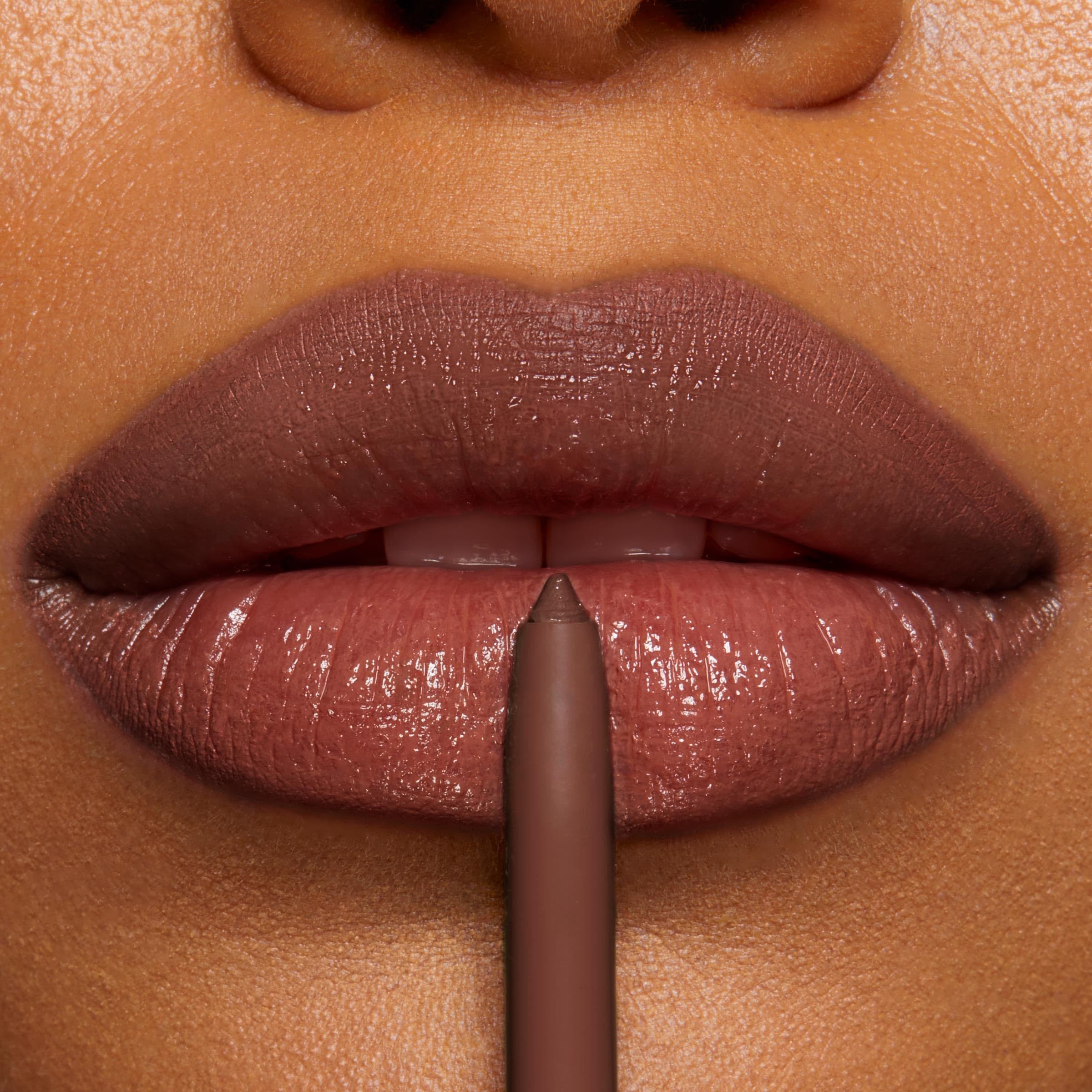ColourPop So Juicy efecto volumen visible sin esfuerzo.