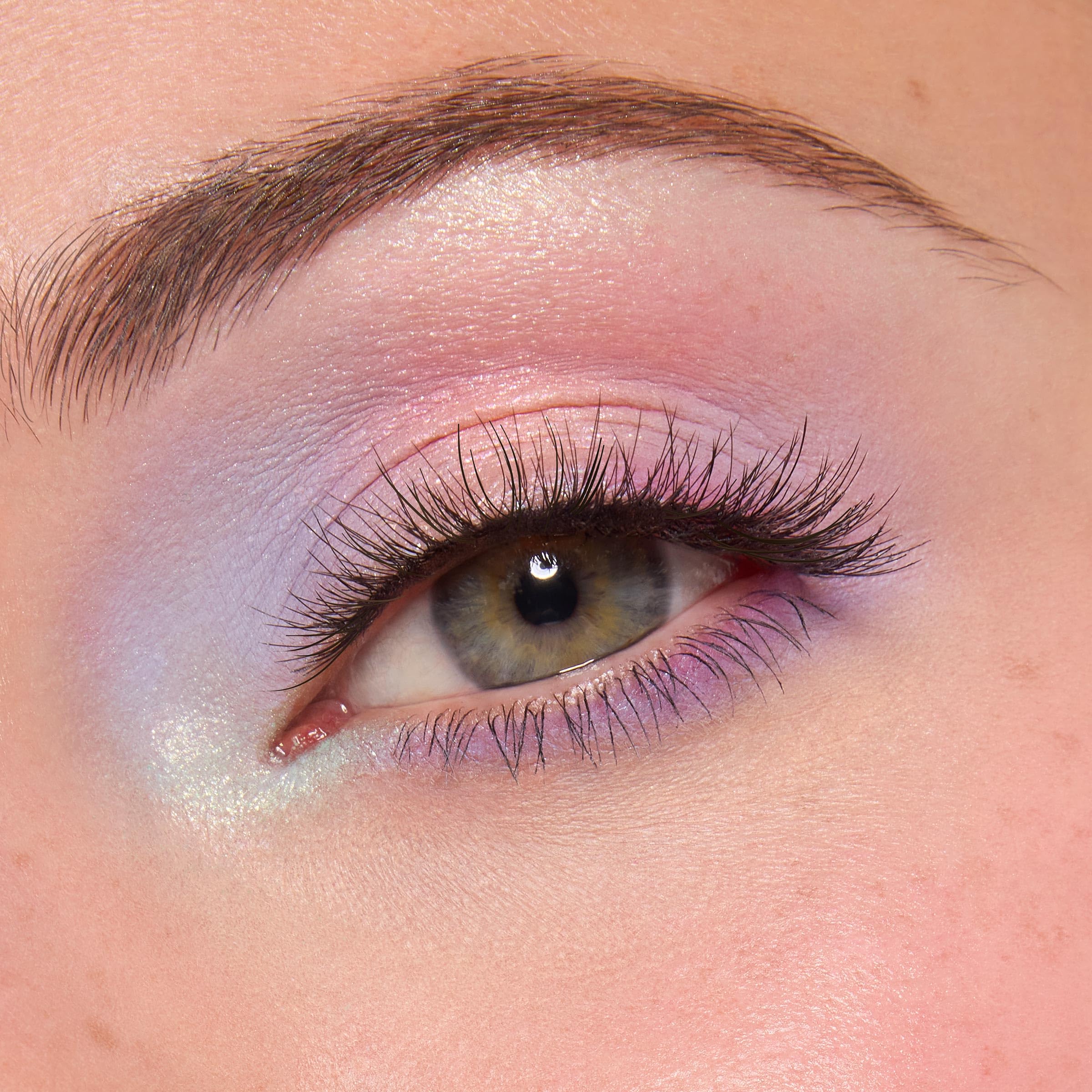 ColourPop Stitch Beach Dreamin’, brillo perlado para center del párpado.