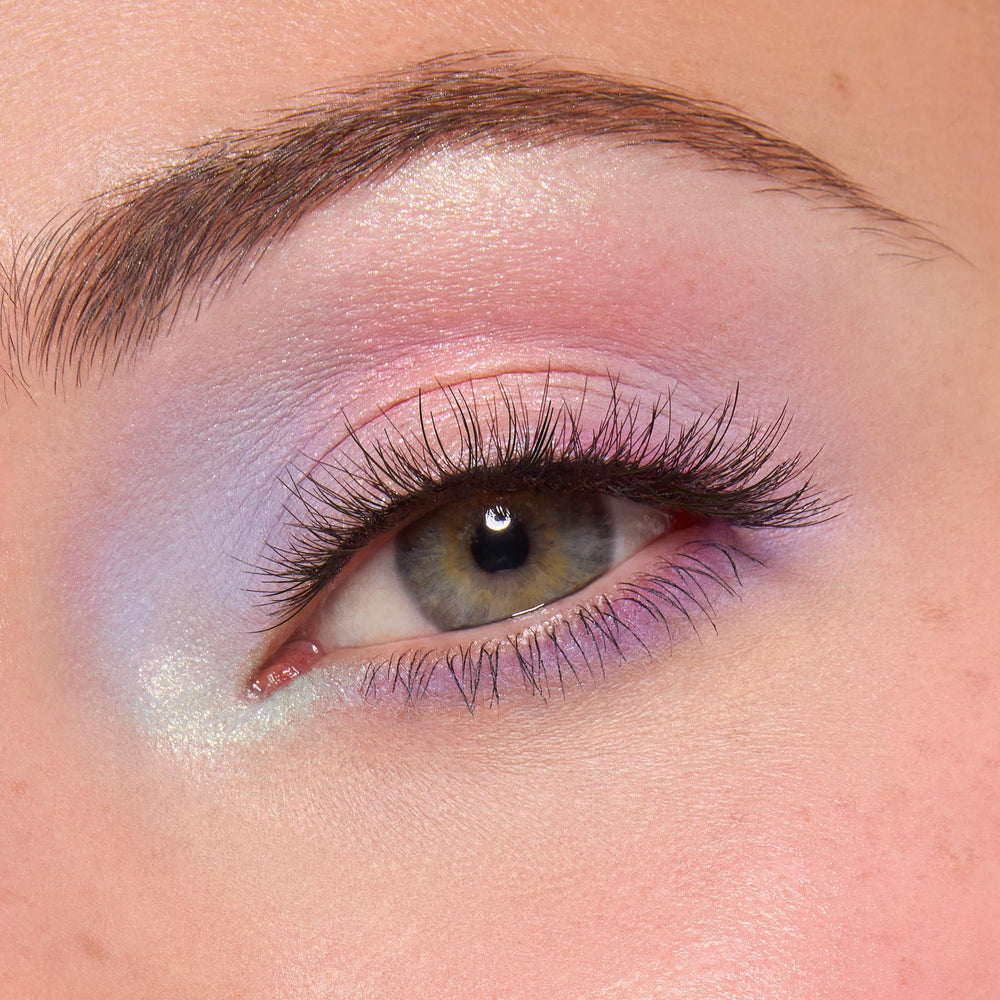 ColourPop Stitch Beach Dreamin’, brillo perlado para center del párpado.