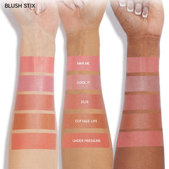 Stix rubor ColourPop: uso versátil en mejillas, ojos y labios para glow suave.