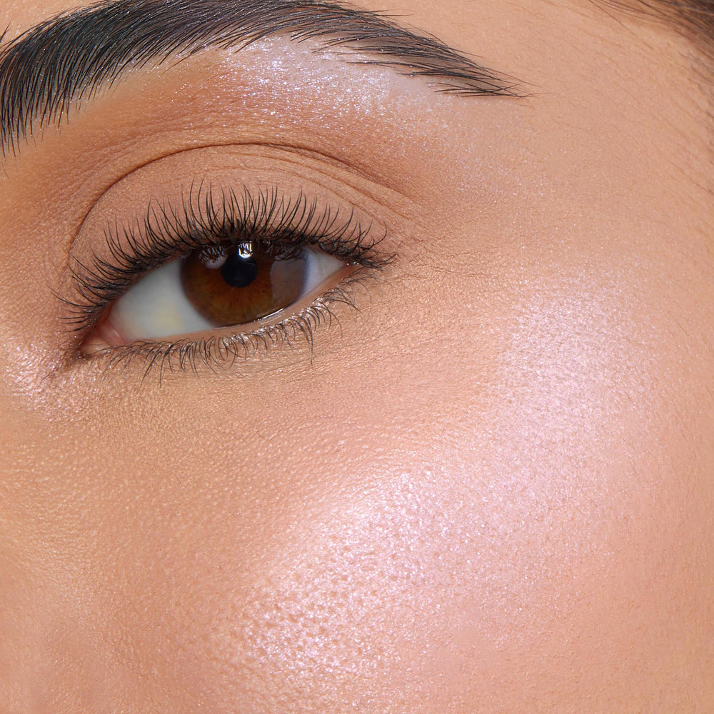 ColourPop Twilight Meadow aplicación con pincel para acabado ligero y uniforme