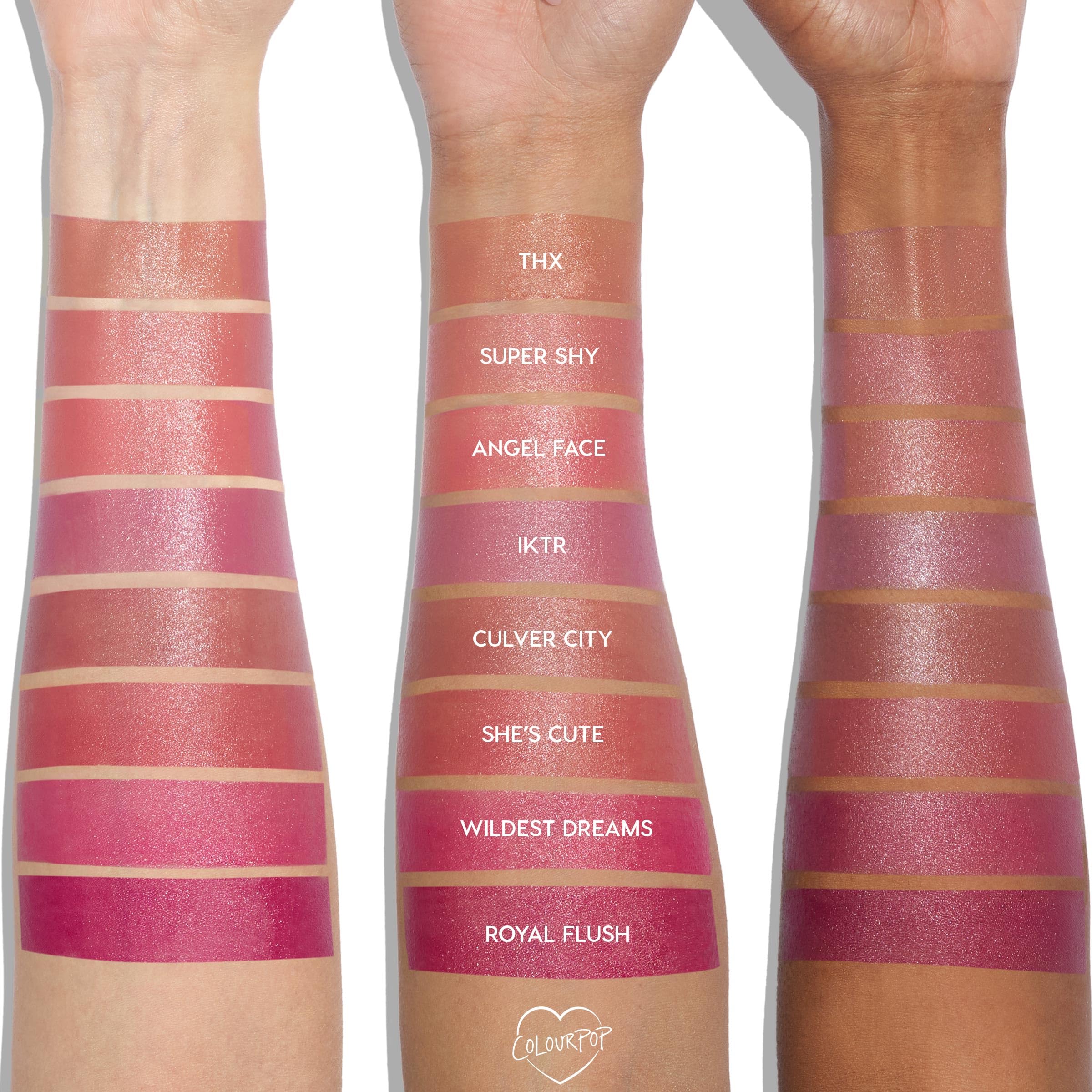 Aplicación fácil con aplicador de ColourPop para un rubor preciso