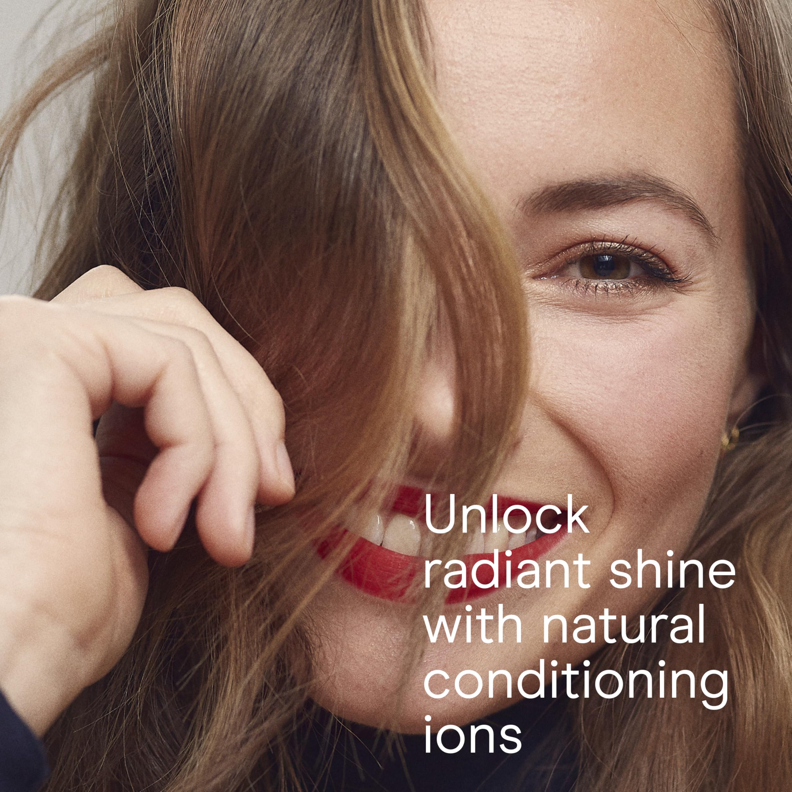 Conair Style and Shine lightweight design weighs about 1.5 lb for easy handling.