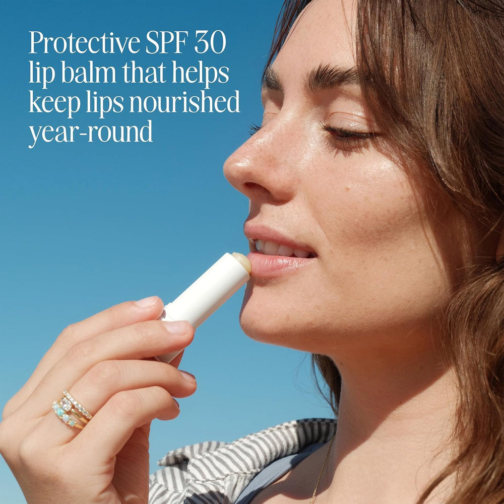COOLA Liplux protege labios con SPF 30 para exteriores.