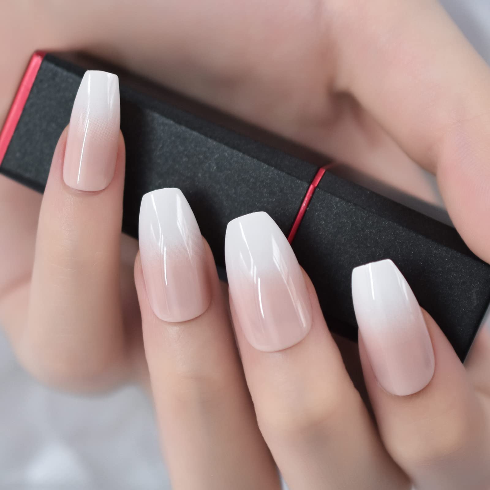 CoolNail seguro para uñas naturales, sin procesos químicos agresivos.
