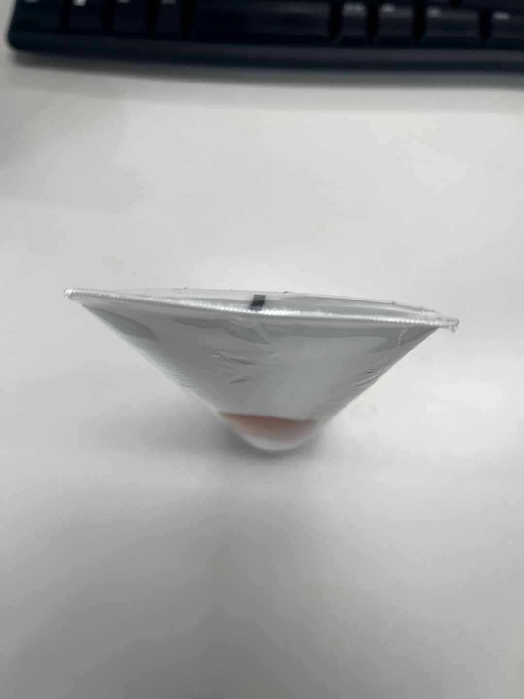 Cosrx textura cremosa de limpiador, experiencia suave al aplicar.