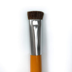 Cover Your Gray Fill-In Powder rain-proof formula keeps coverage through light rain.