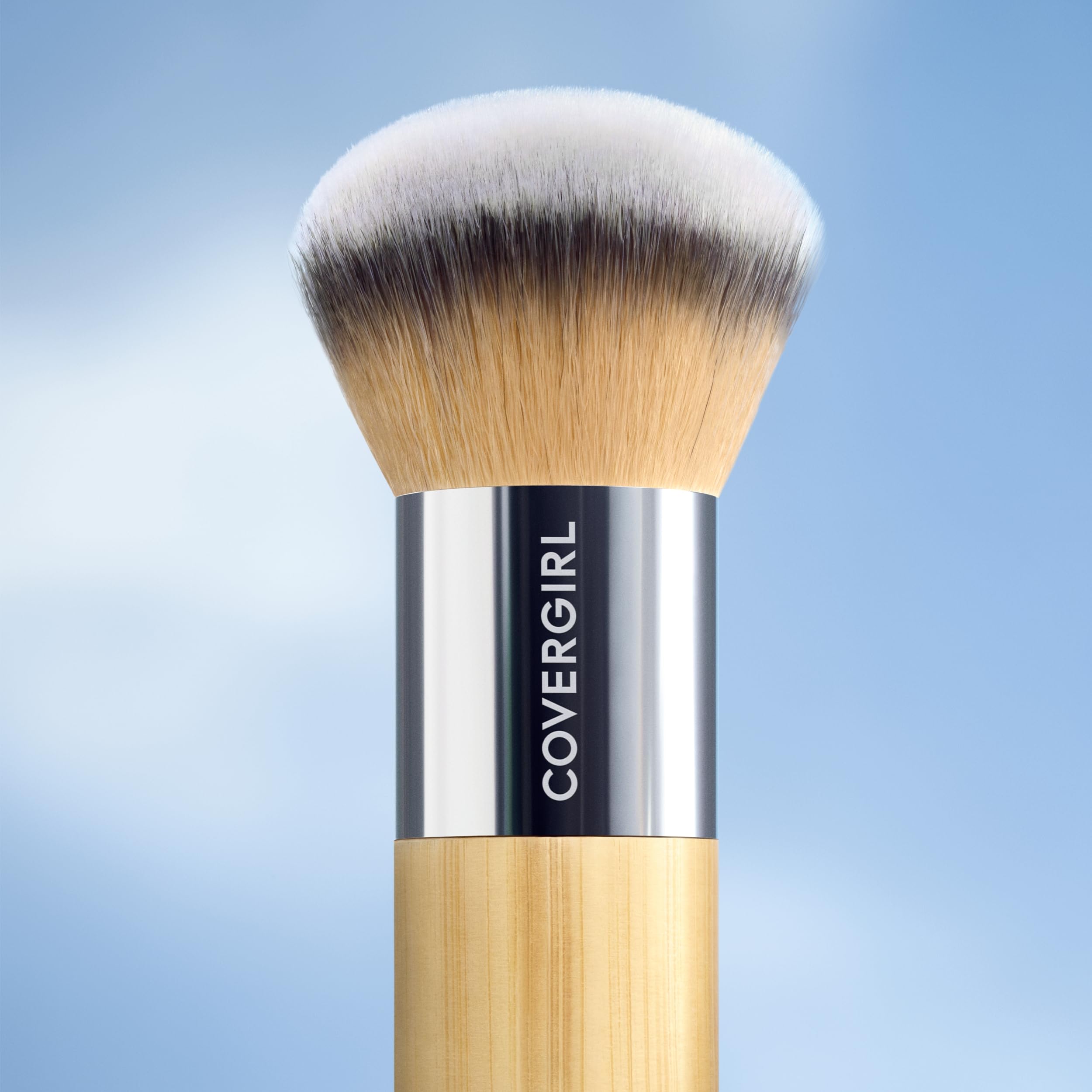 CoverGirl Blending Foundation Brush dome shape delivers smooth, streak-free coverage.