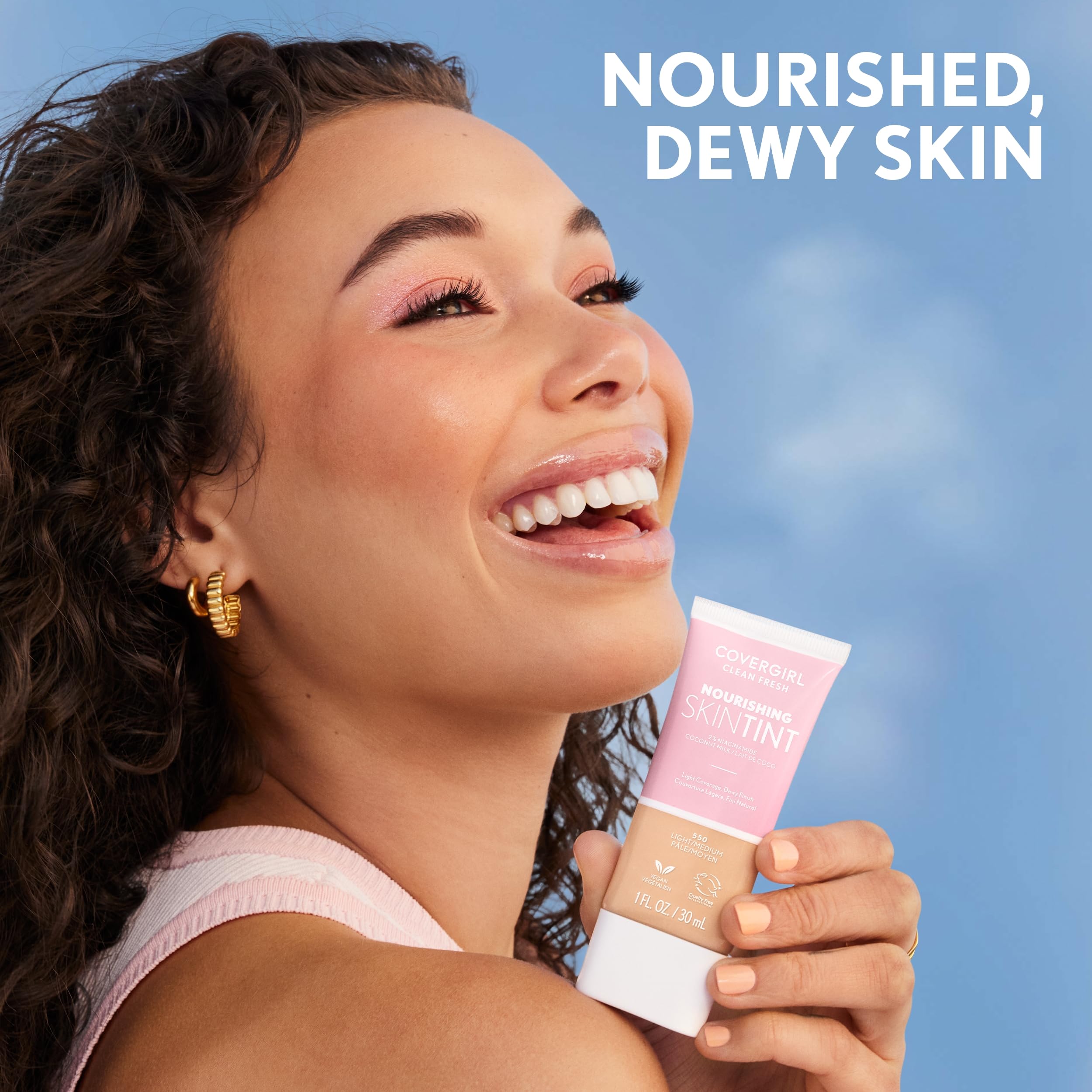 COVERGIRL Clean Fresh Skin Tint leche de coco y aloe para confort cutáneo.