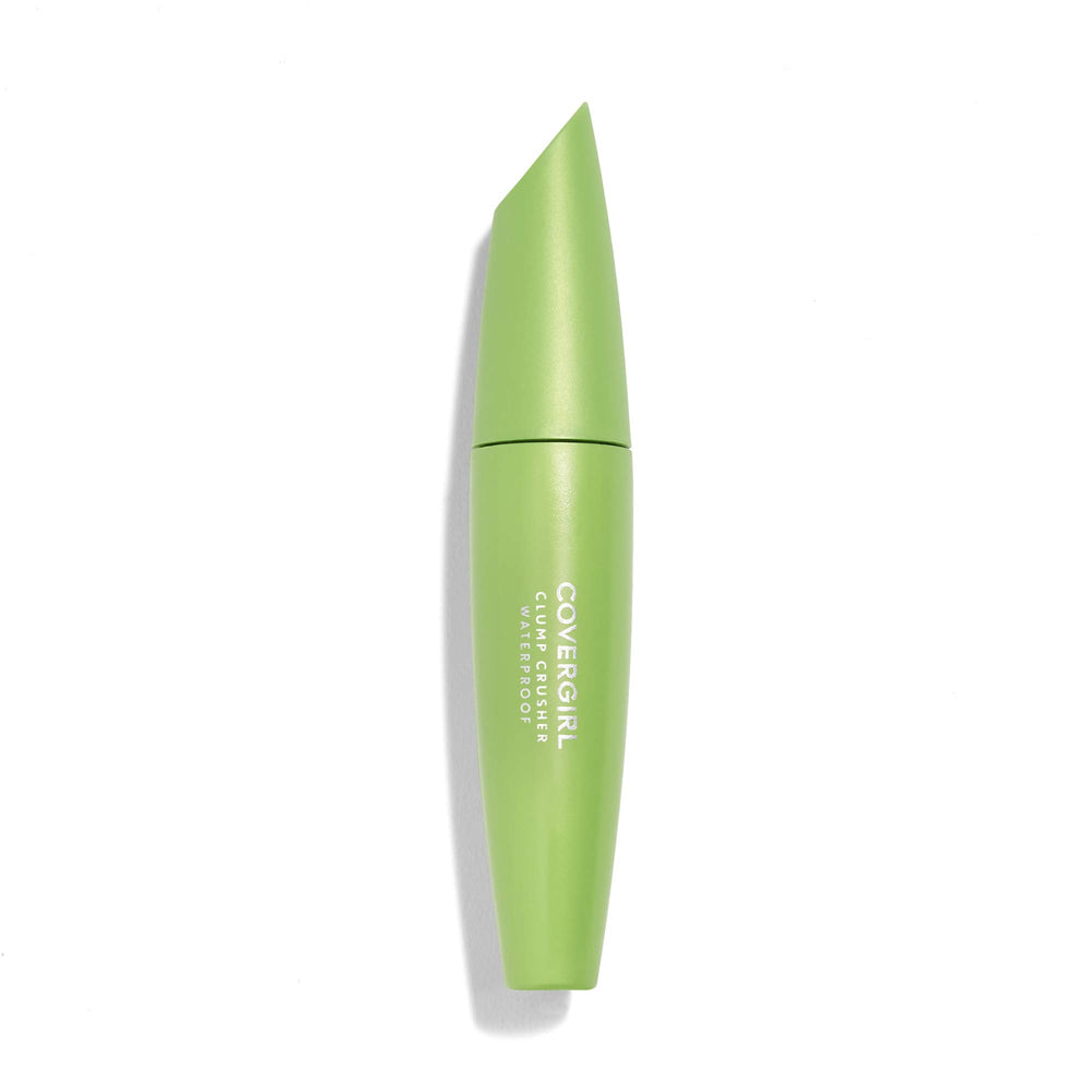 Before-and-after shots show COVERGIRL Clump Crusher lashes with dramatic volume.