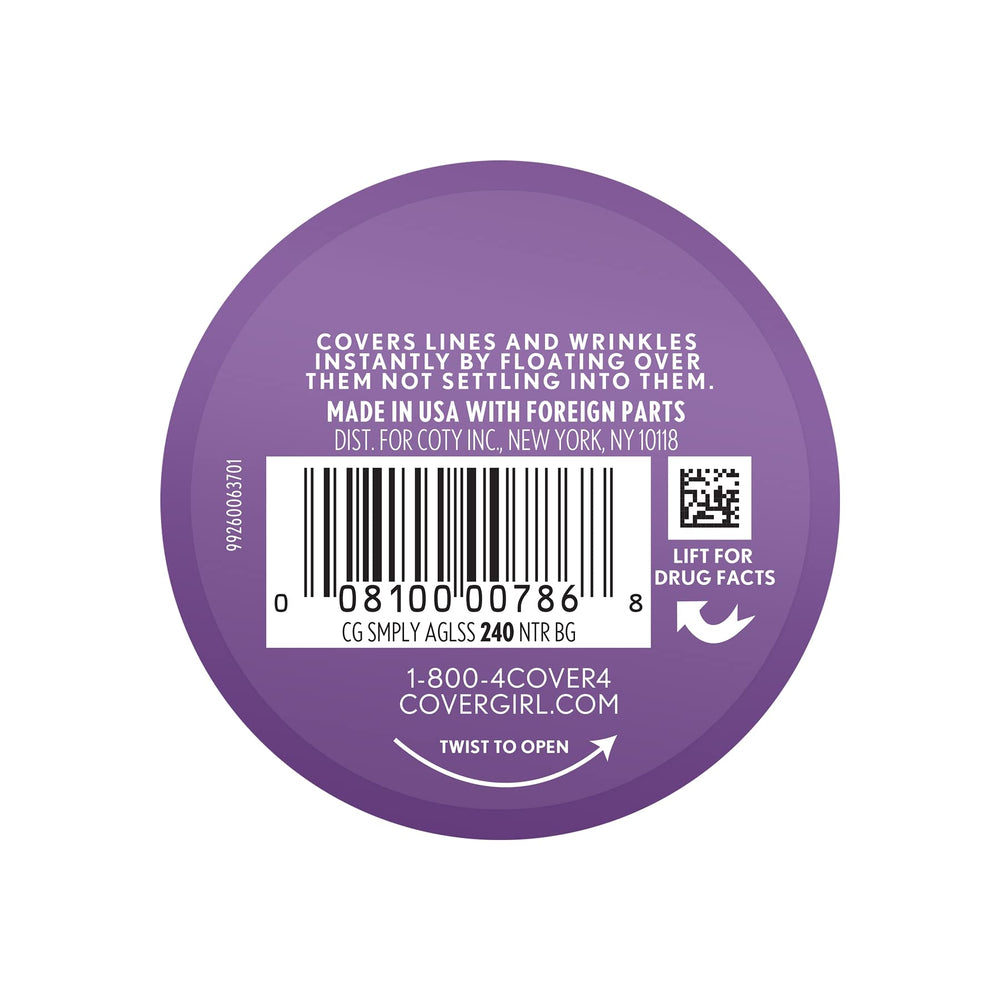 Aplicación suave de COVERGIRL & OLAY Simply Ageless para piel más uniforme.