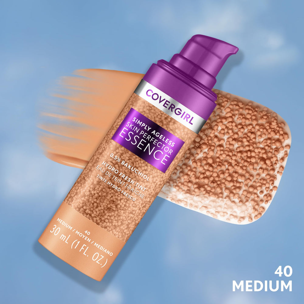 Aplicación en gota de Covergirl Simply Ageless para tono ligero y uniforme.