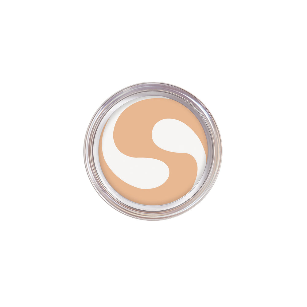 Aplicación rápida con COVERGIRL Simply Ageless para tono igualado.