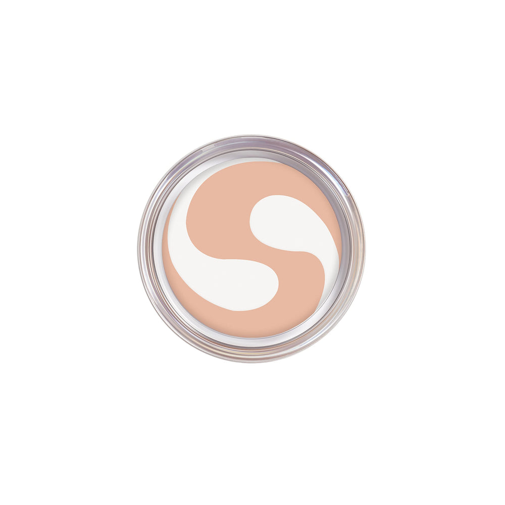 COVERGIRL Simply Ageless se aplica en el rostro para suavizar líneas.