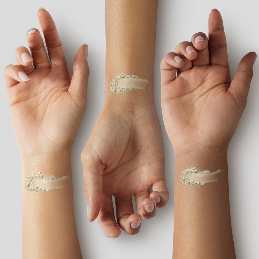 COVERGIRL Smoothers Empaque compacto para retoque rápido sobre la marcha.