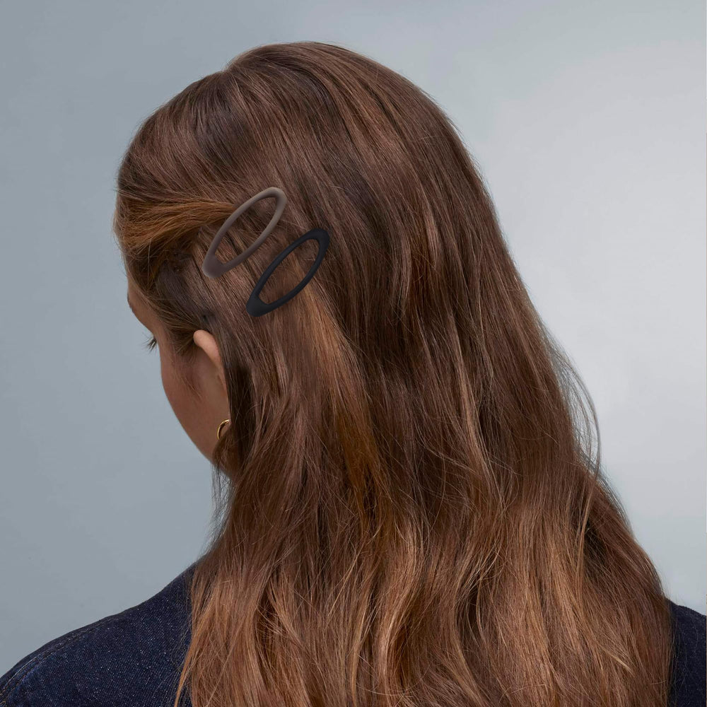 Cptots clip showcased at a wedding for elegant hair accents.