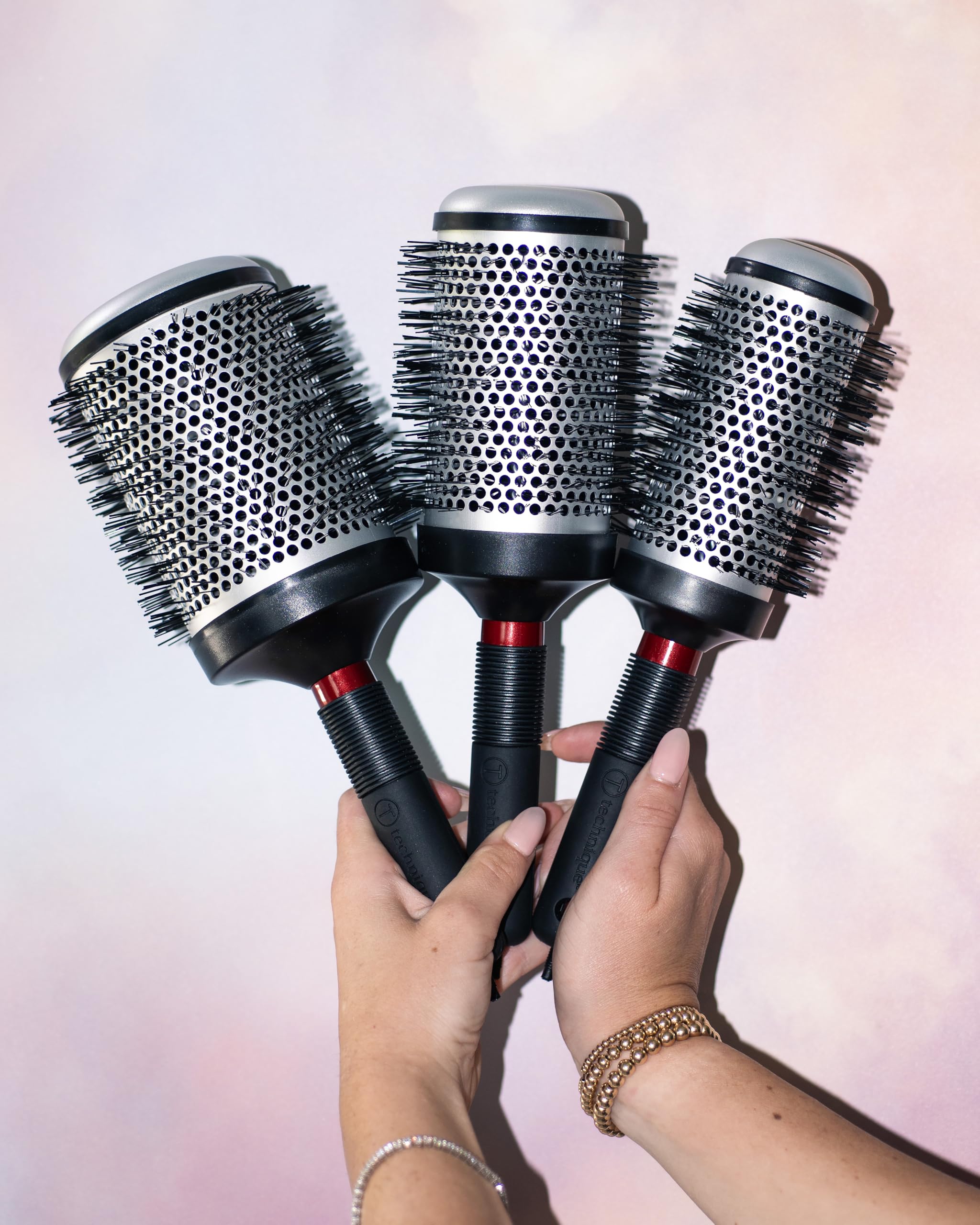 Cricket Technique 370 sleek finish after styling with the brush