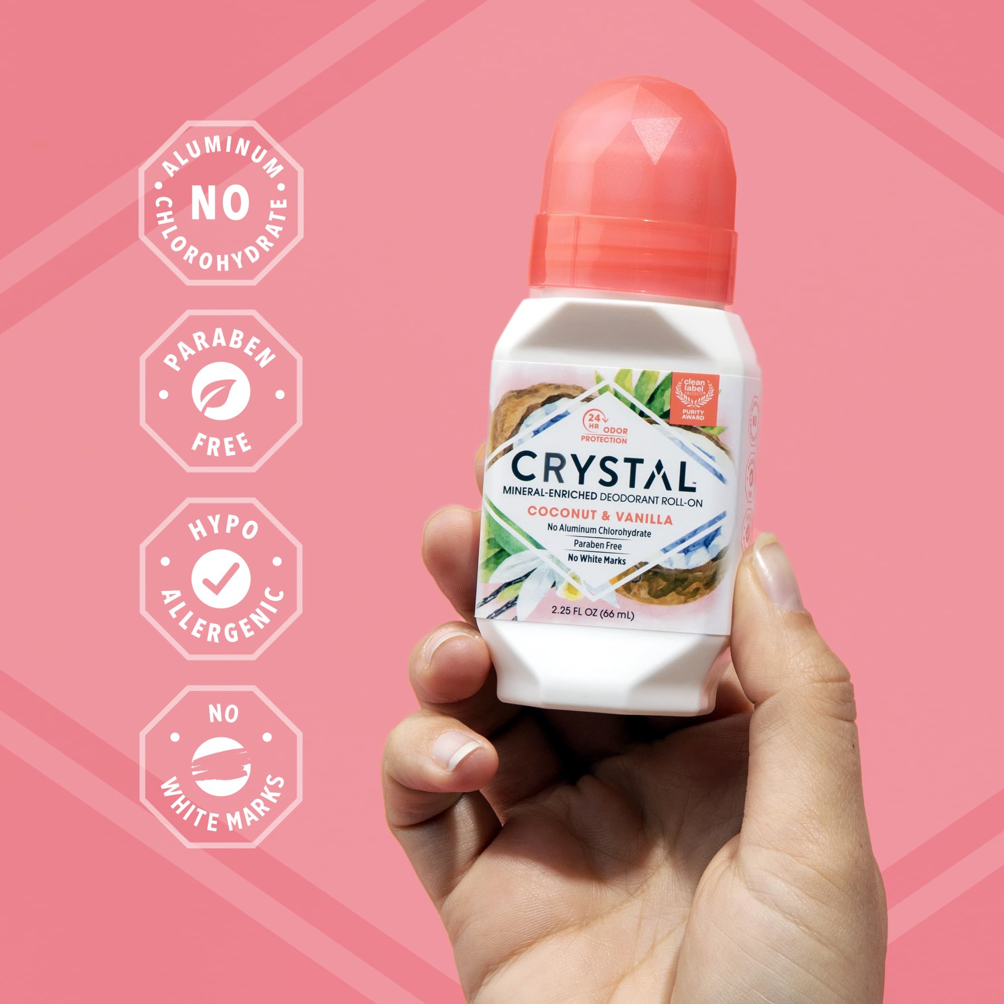 Aplicación suave del desodorante mineral Crystal Essence para uso diario