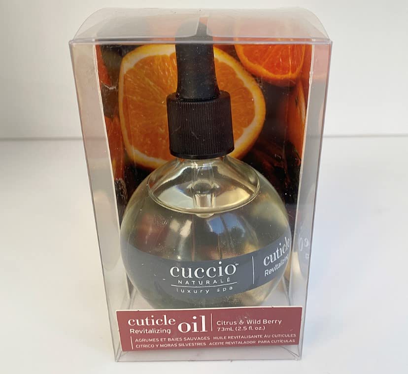Diseño elegante de la botella Cuccio Naturale para uso en casa.