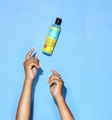 Curls Blueberry Bliss Control Jelly aplicacion-wash-go ideal para peinados rápidos