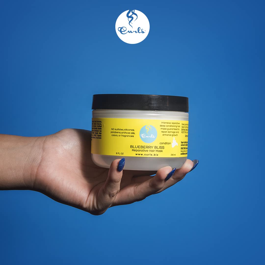 Textura crema de Curls Blueberry Bliss que suaviza y acondiciona rizos