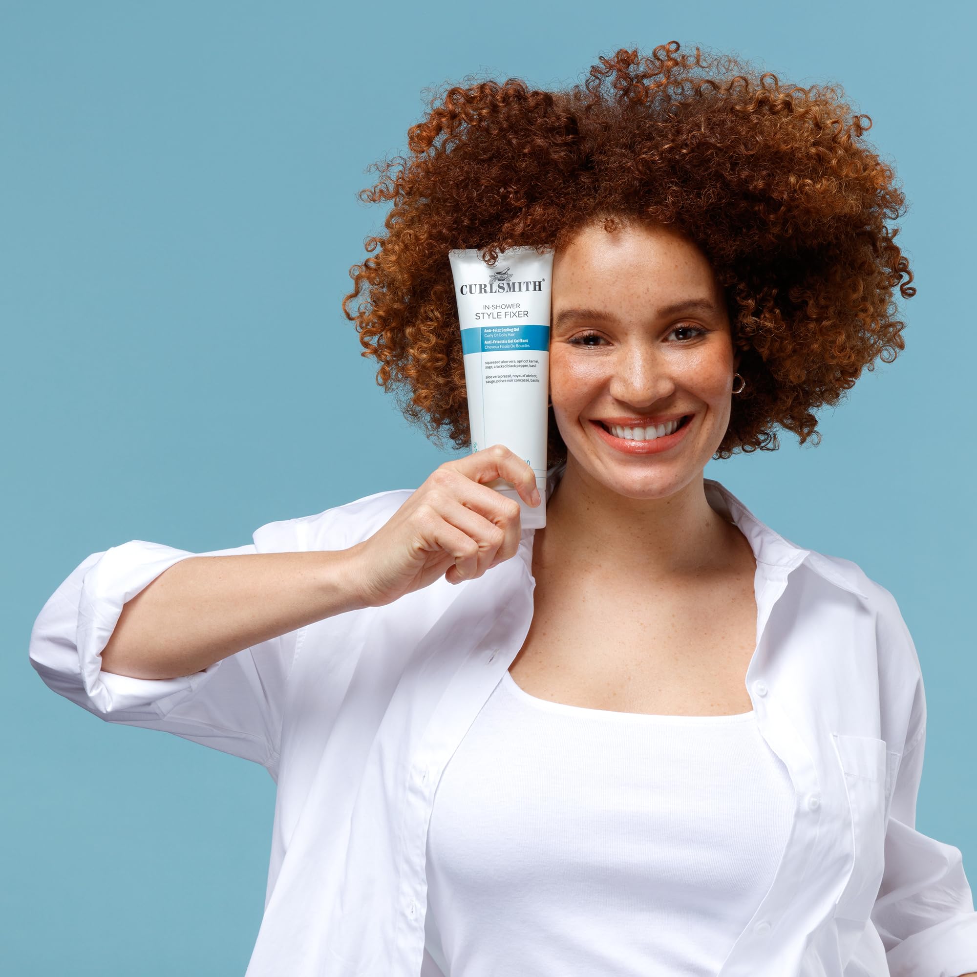 Curlsmith ingredientes hidratantes babassu y aguacate cuidan el cabello.