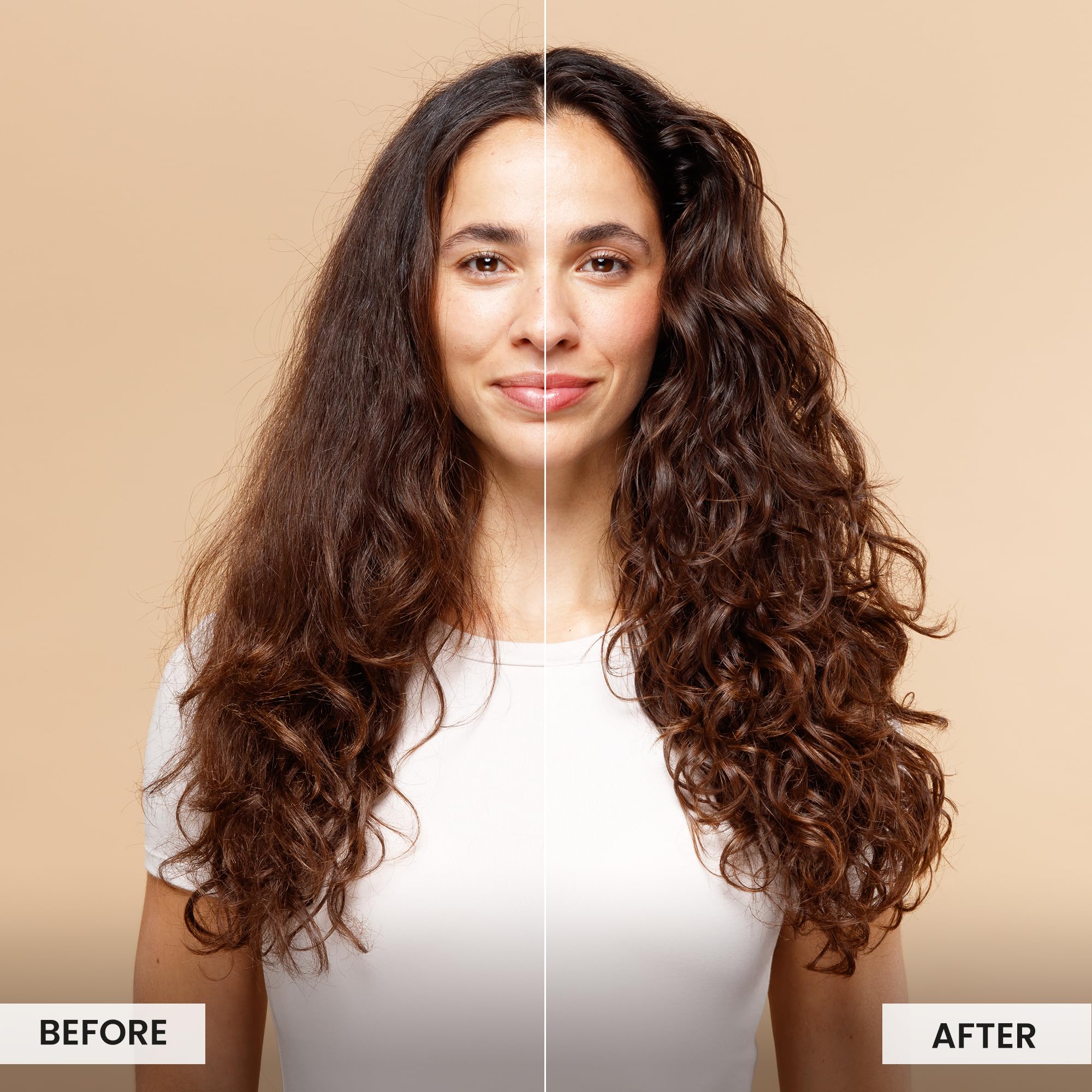 Textura suave de la crema CURLSMITH en cabello definido