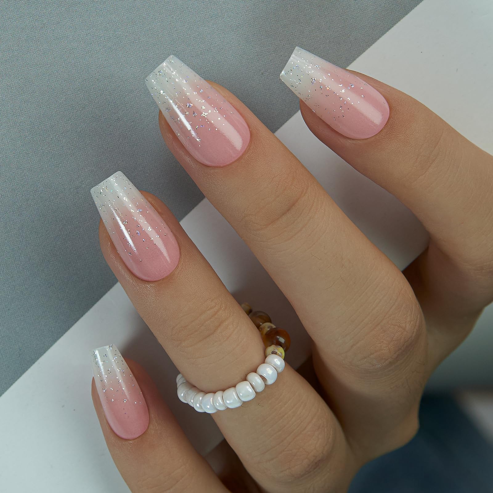 CurvLife Bling Coffin gradiente nude con blanco para transiciones suaves.