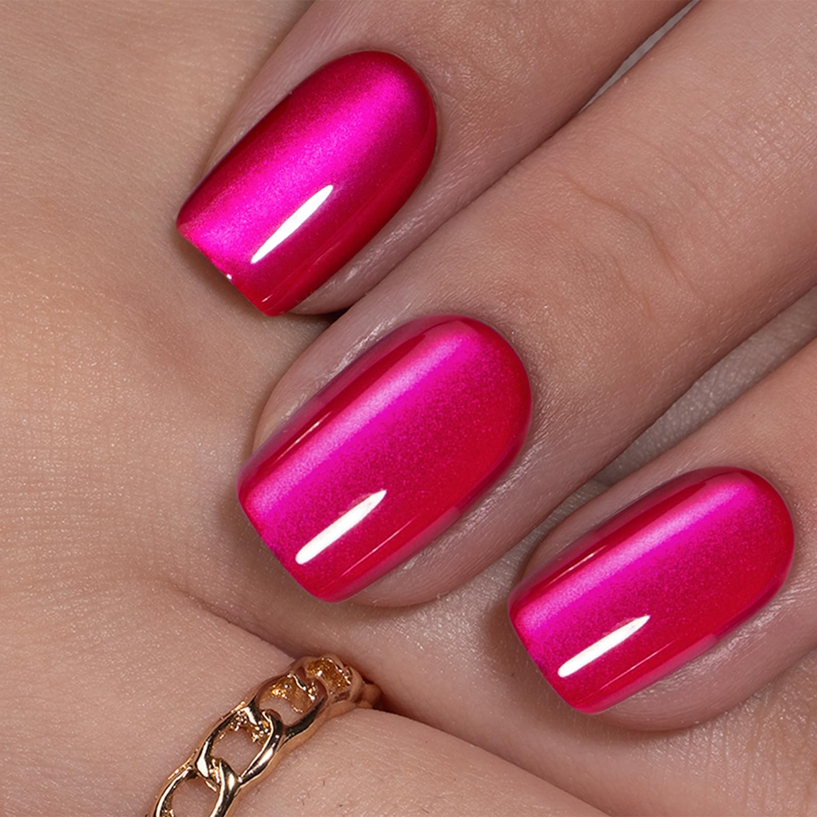 Curvlife uña con diseño francés en gel para acabado pulido y profesional.