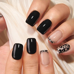Curvlife acabado brillante en tono natural para un aspecto elegante.