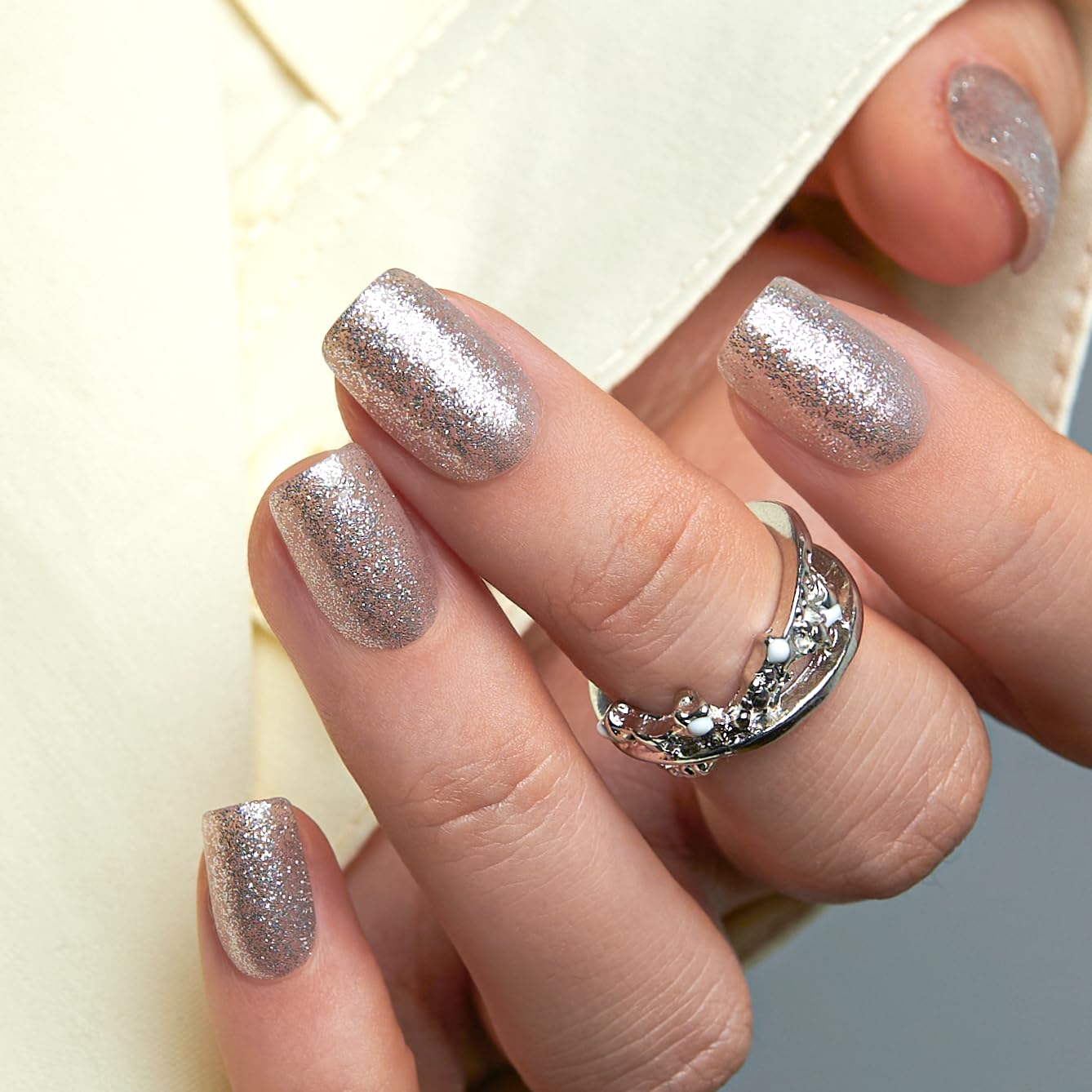 Curvlife uñas pegables, ajuste natural para comodidad durante el día.