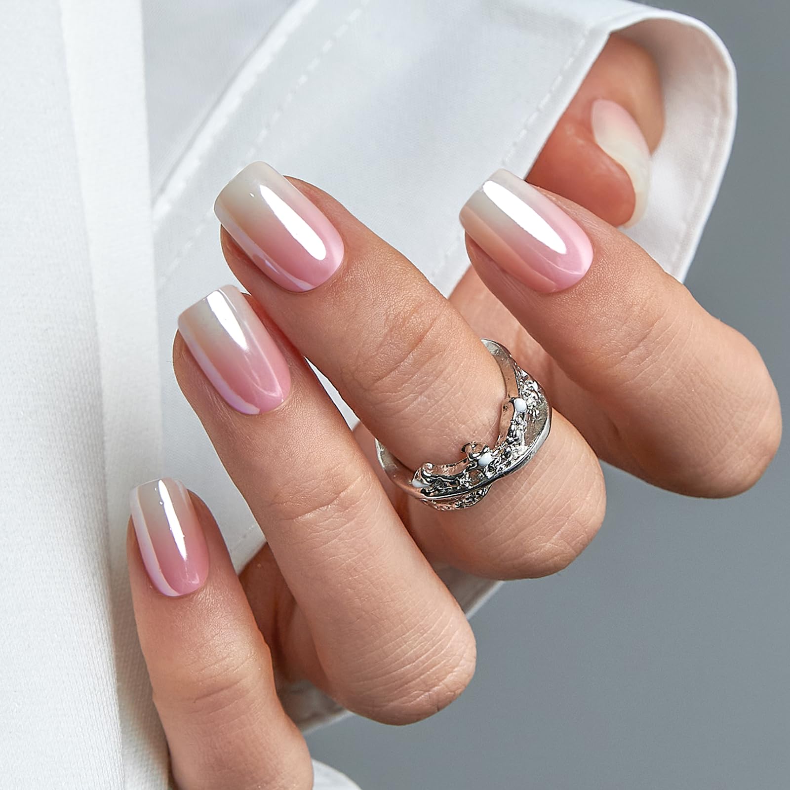 CurvLife uñas pegables con gradiente rosa, aspecto natural para uso diario.
