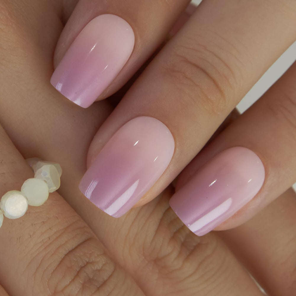 CurvLife uñas postizas acabado brillante tono piel natural para uso diario.