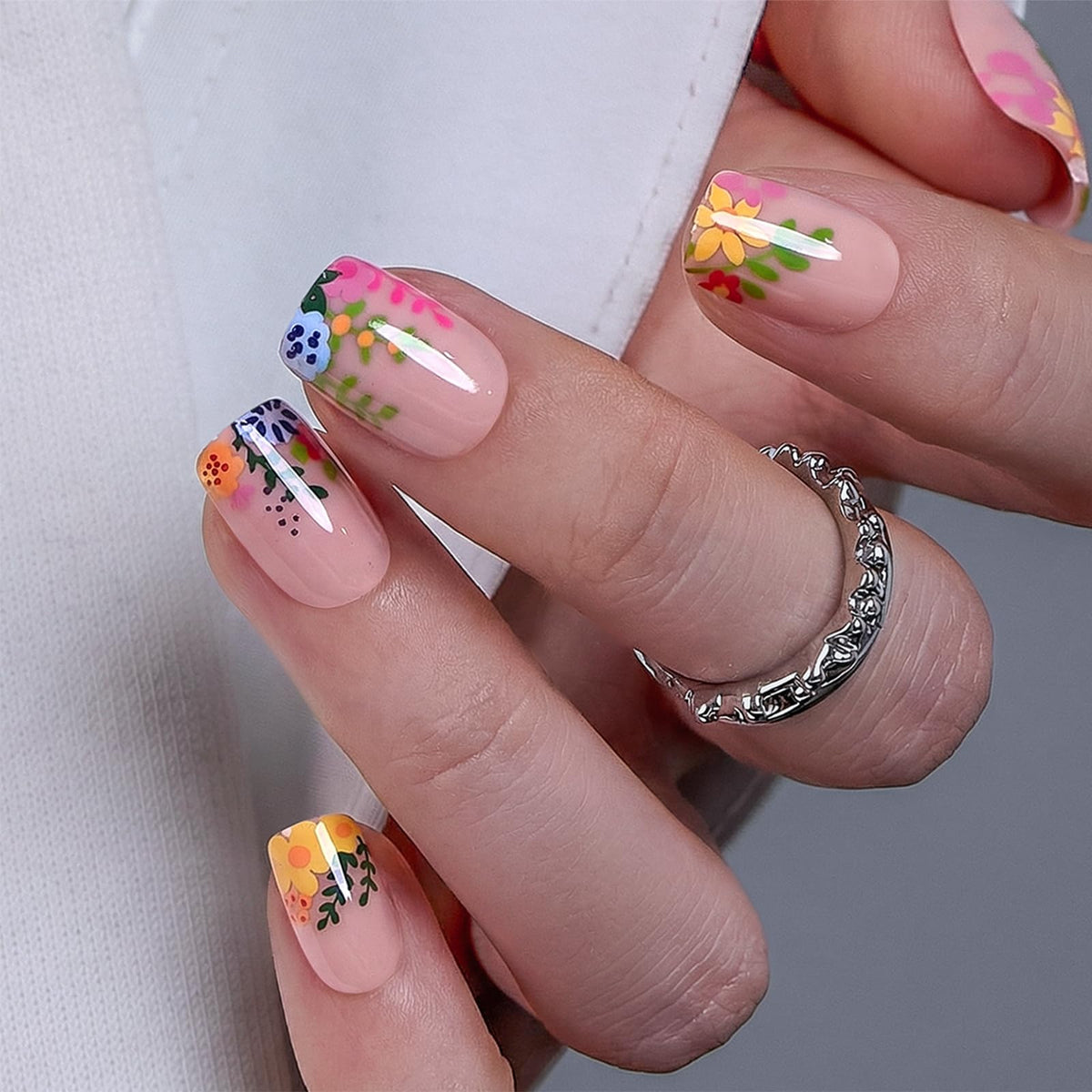 Curvlife úñas postizas cuadradas Nude Flower, acabado gel suave para uso diario.
