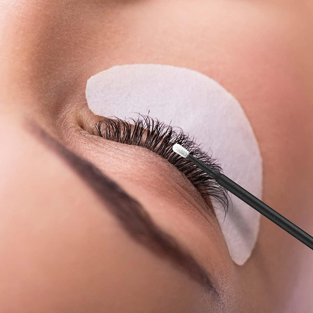 Cuttte mini-swabs suitable for nail art and delicate cleaning tasks.