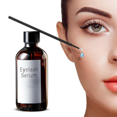 Cuttte plastic-free micro-swabs ideal for makeup application and careful detailing.