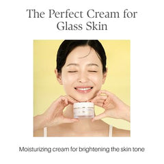 Vita Cera Capsule Cream capsules visible signaling vegan ceramides and nutrients.