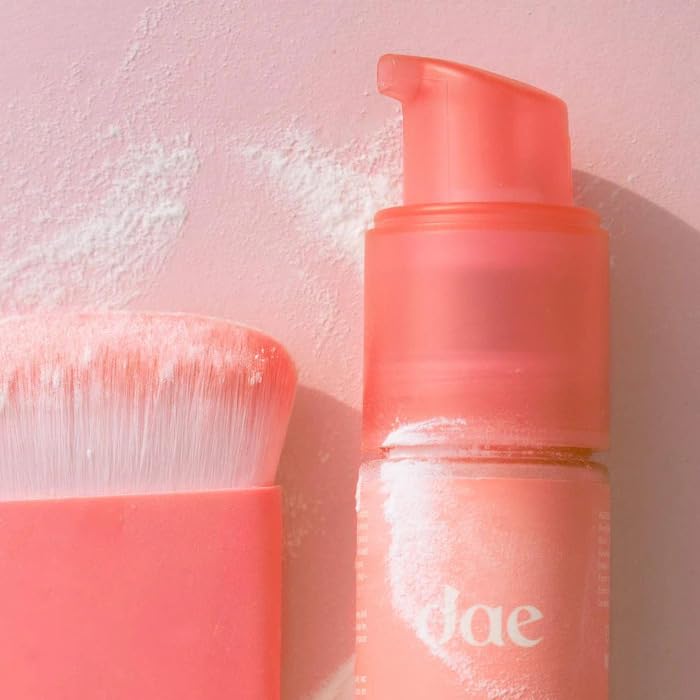 DAE Fairy Duster scene of use showing quick refresh on day-to-day styling.