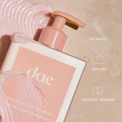 DAE Signature Conditioner bottle pour demonstrates easy distribution for even coverage