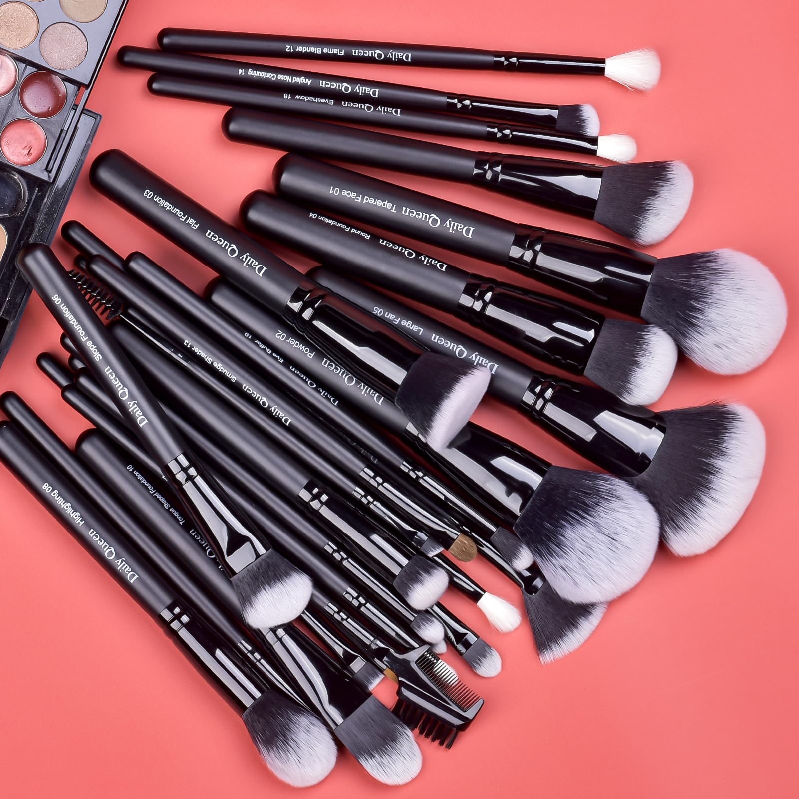 Daily Queen 29pcs brush set case for organized, portable makeup on the go.