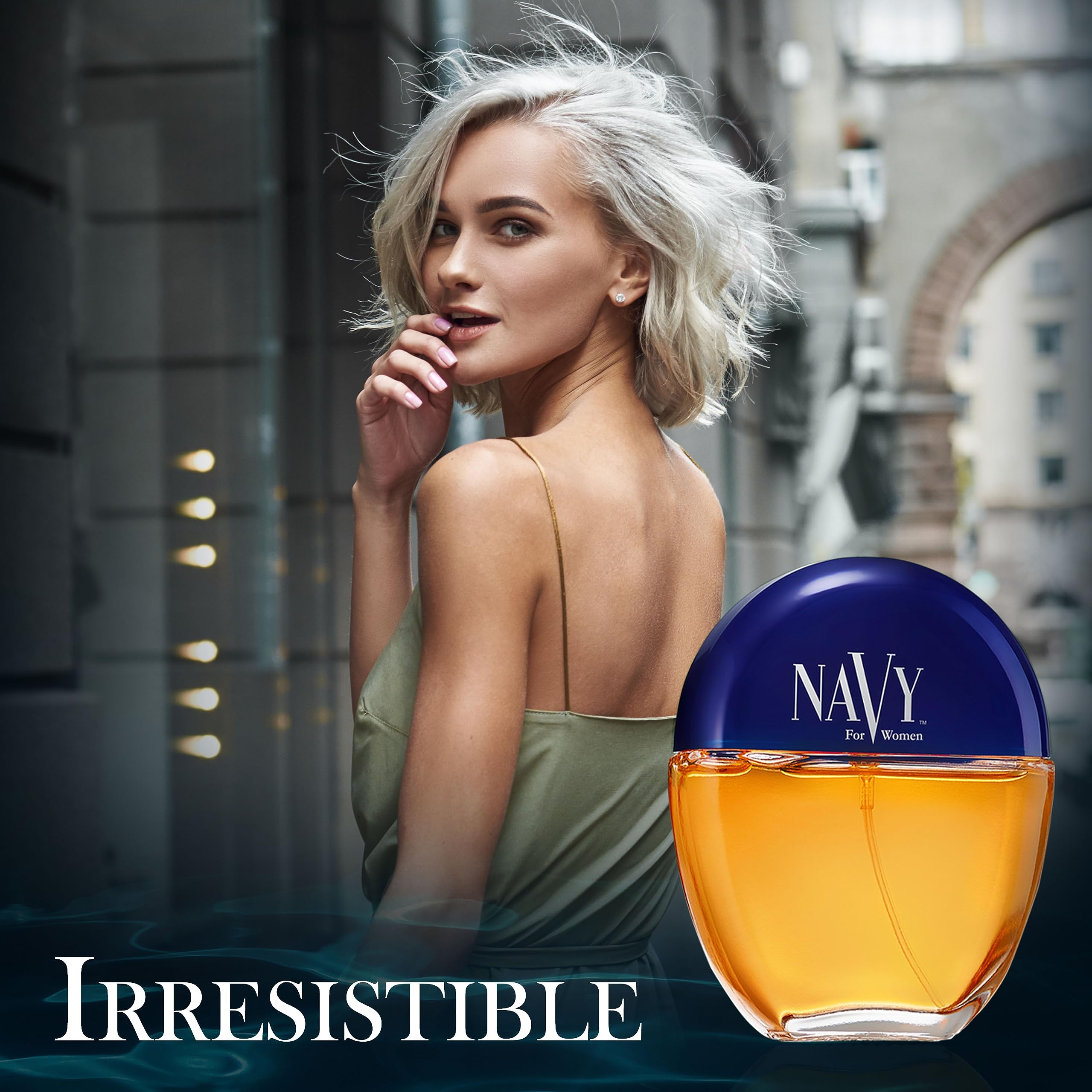 Dana Navy base notes of amber and musk offer warmth and allure