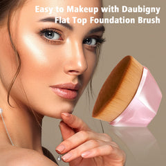 Daubigny brush bristles close-up highlights dense, skin-friendly fibers for precise blending.